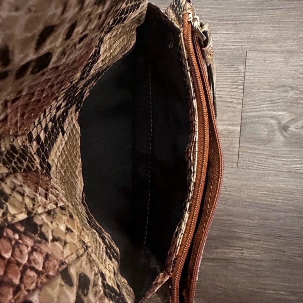🌻 NWOT! KENNETH COLE Tan with Snakeskin Wristlet/Clutch/Wallet - Picture 6 of 7